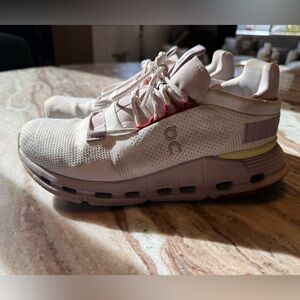 On Running Light Purple Sneakers with Red Accents